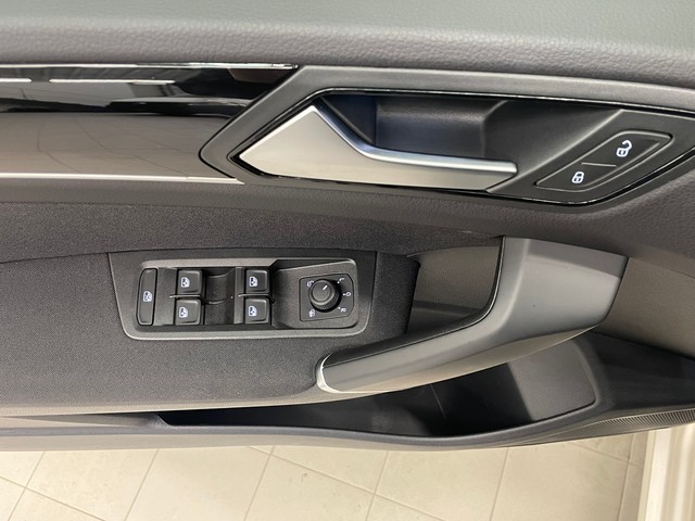 VW - Touran 2.0 TDI 7-Sitze+Anschlussgarantie++_6