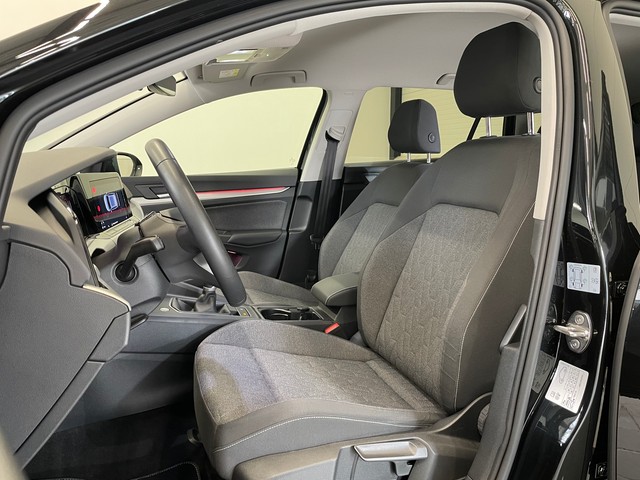 VW - Golf VIII Variant 1.0TSI Move_3