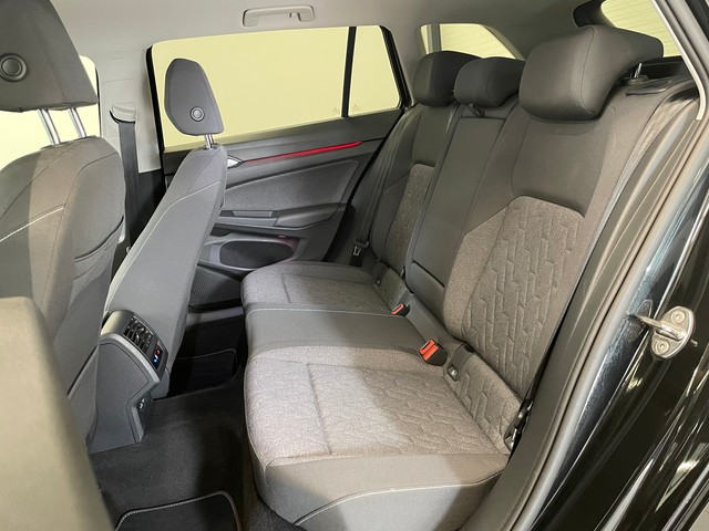 VW - Golf VIII Variant 1.0TSI Move_4