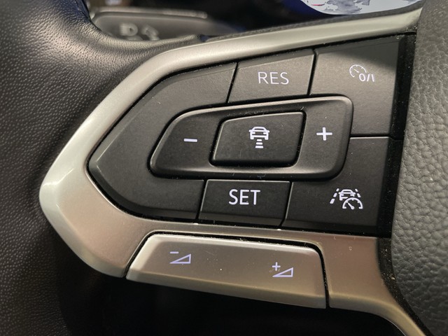 VW - Golf VIII Variant 2.0 TDI Life APP+ACC+LANE+KAMERA+LED_6