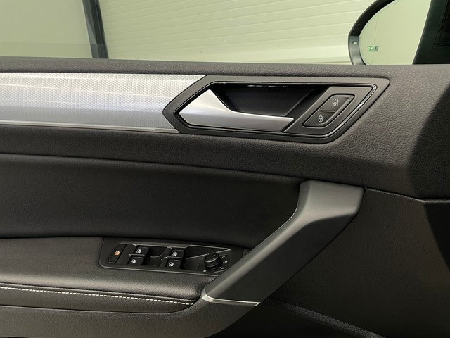 VW - Touran 2.0 TDI 7-Sitze+LED+AHK++_10