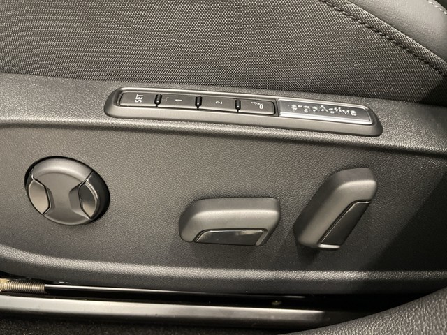 VW - GOLF VIII 1.5 E-TSI Style LED+KAMERA+PANO+ACC+HUD_16