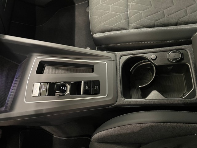 VW - Golf VIII Lim. 2.0 TDI 110 kW Goal_7